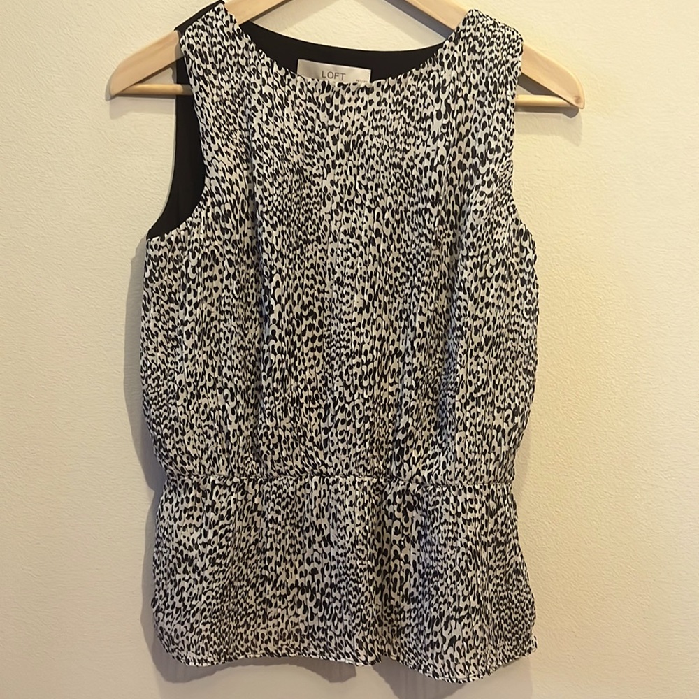 LOFT black n white sleeveless top with elastic waist
